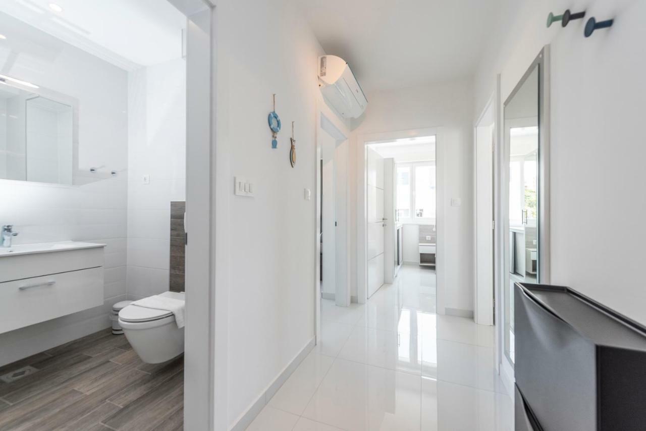 Adris 2 Luxury Modern Apartment With A Pool Novalja Exterior foto